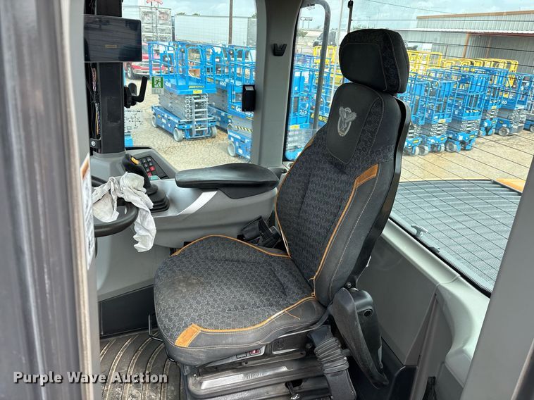 image for item EL2136 2022 Case 821G wheel loader