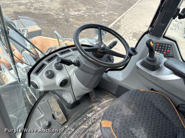 image for item EL2136 2022 Case 821G wheel loader