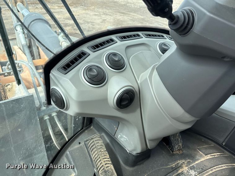 image for item EL2136 2022 Case 821G wheel loader