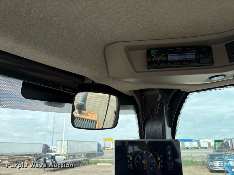 image for item EL2136 2022 Case 821G wheel loader