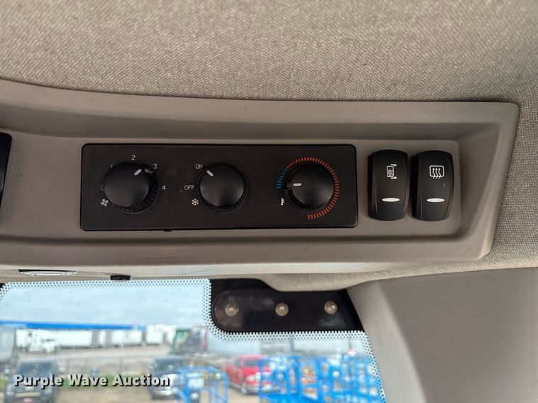 image for item EL2136 2022 Case 821G wheel loader