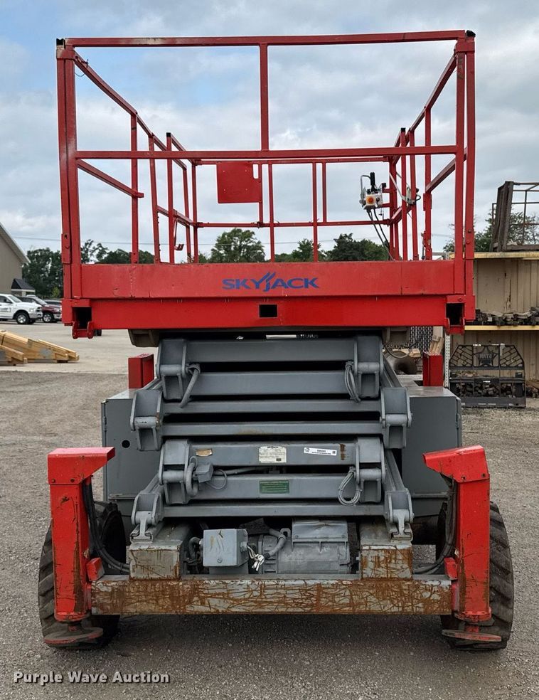 image for item EM2002 2006 Skyjack SJ8841 scissor lift