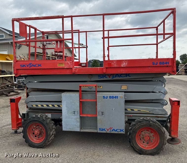 image for item EM2002 2006 Skyjack SJ8841 scissor lift