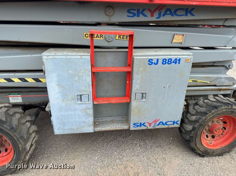image for item EM2002 2006 Skyjack SJ8841 scissor lift