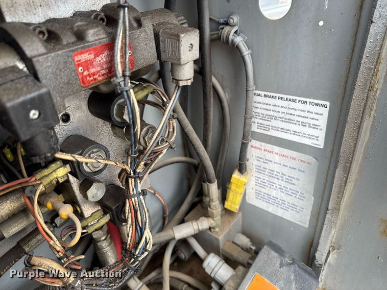 image for item EM2002 2006 Skyjack SJ8841 scissor lift