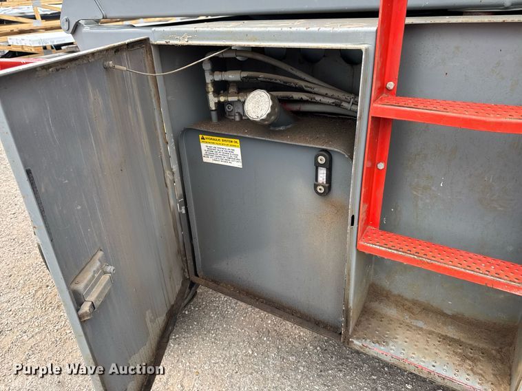 image for item EM2002 2006 Skyjack SJ8841 scissor lift