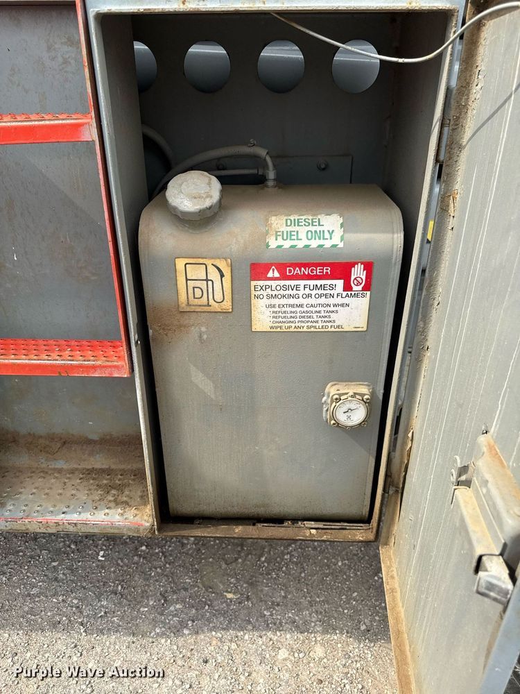 image for item EM2002 2006 Skyjack SJ8841 scissor lift