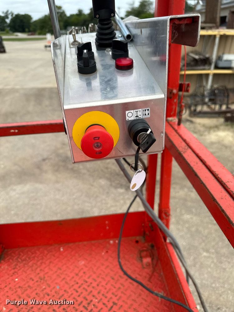 image for item EM2002 2006 Skyjack SJ8841 scissor lift