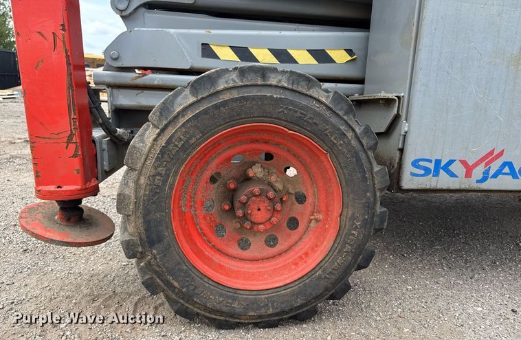 image for item EM2002 2006 Skyjack SJ8841 scissor lift