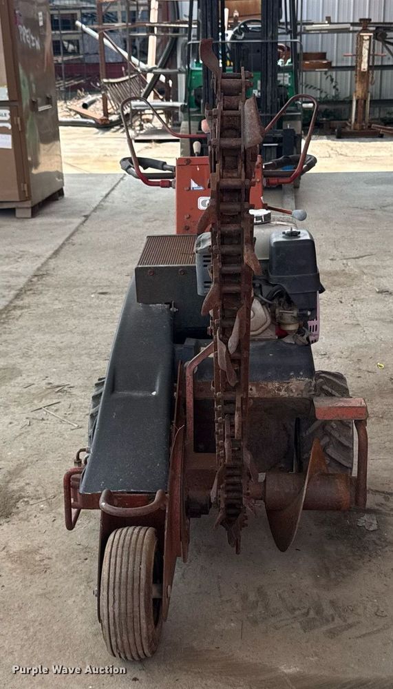 image for item EM2018 2003 Ditch Witch 1330 trencher
