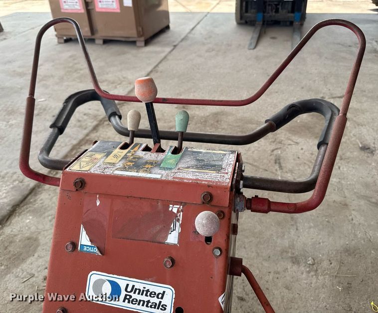 image for item EM2018 2003 Ditch Witch 1330 trencher