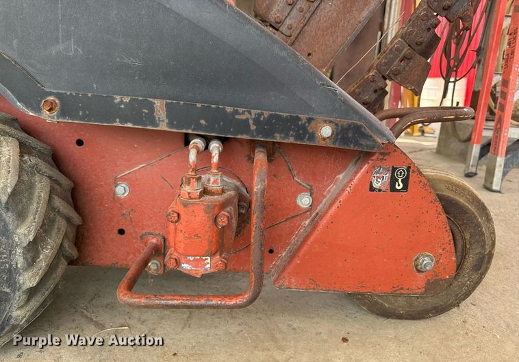 image for item EM2018 2003 Ditch Witch 1330 trencher