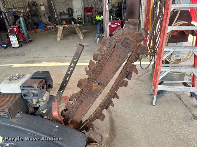 image for item EM2018 2003 Ditch Witch 1330 trencher