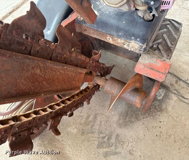 image for item EM2018 2003 Ditch Witch 1330 trencher