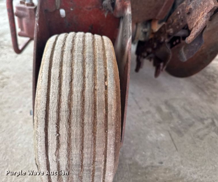 image for item EM2018 2003 Ditch Witch 1330 trencher