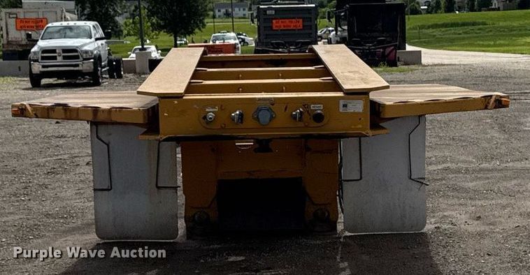 image for item EM2041 2006 Trail King Industries TK110HDG lowboy equipment trailer