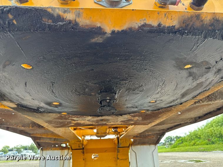 image for item EM2041 2006 Trail King Industries TK110HDG lowboy equipment trailer