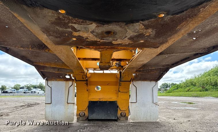 image for item EM2041 2006 Trail King Industries TK110HDG lowboy equipment trailer