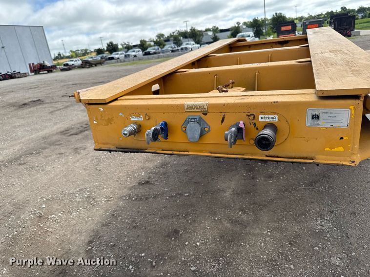 image for item EM2041 2006 Trail King Industries TK110HDG lowboy equipment trailer