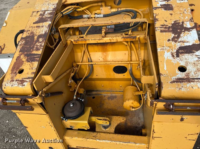 image for item EM2041 2006 Trail King Industries TK110HDG lowboy equipment trailer