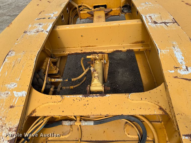 image for item EM2041 2006 Trail King Industries TK110HDG lowboy equipment trailer