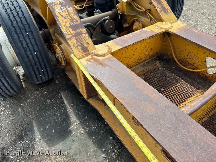 image for item EM2041 2006 Trail King Industries TK110HDG lowboy equipment trailer