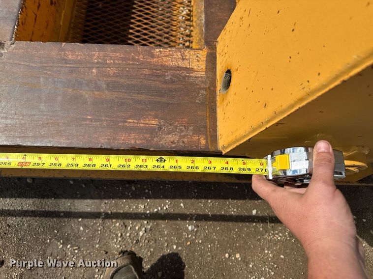 image for item EM2041 2006 Trail King Industries TK110HDG lowboy equipment trailer