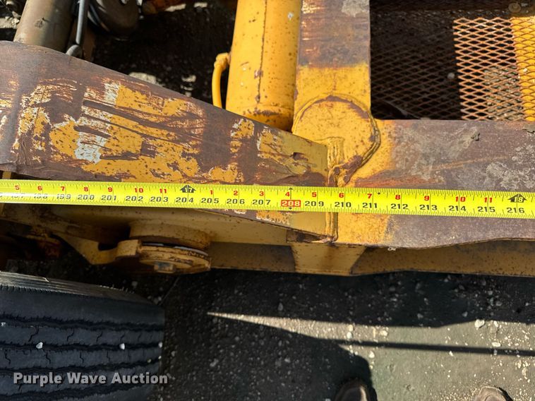 image for item EM2041 2006 Trail King Industries TK110HDG lowboy equipment trailer