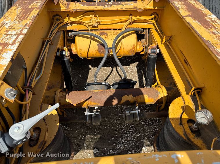 image for item EM2041 2006 Trail King Industries TK110HDG lowboy equipment trailer