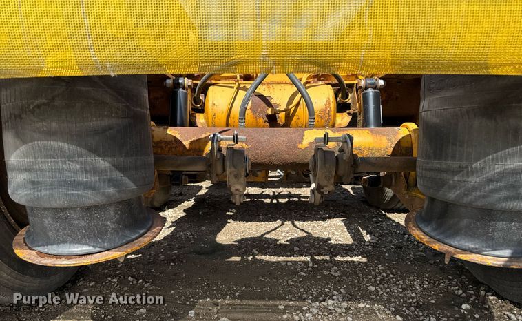 image for item EM2041 2006 Trail King Industries TK110HDG lowboy equipment trailer