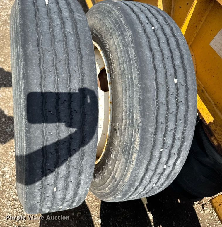 image for item EM2041 2006 Trail King Industries TK110HDG lowboy equipment trailer