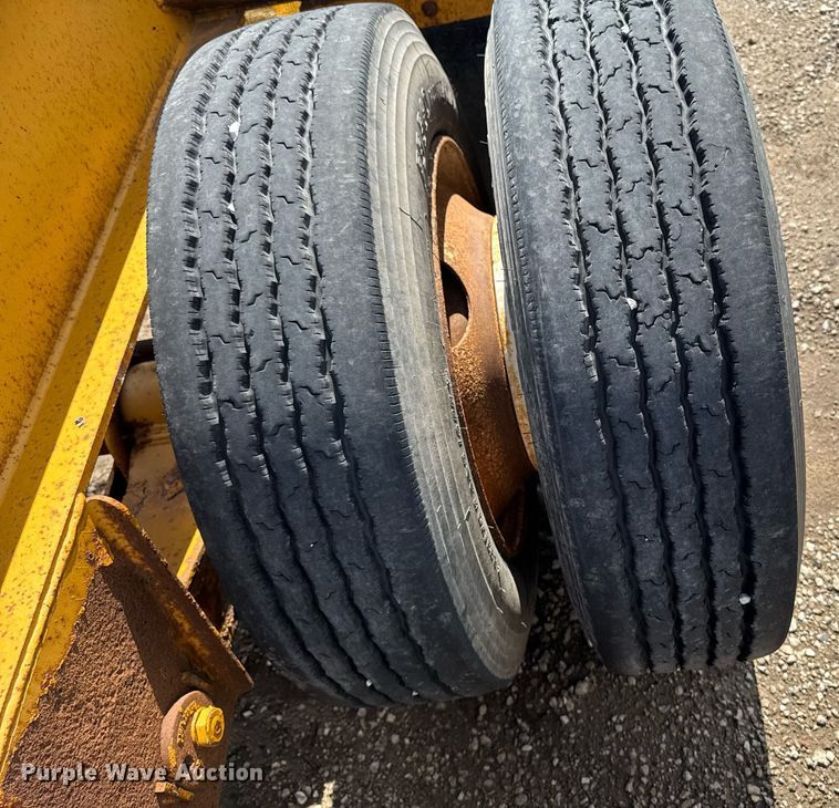 image for item EM2041 2006 Trail King Industries TK110HDG lowboy equipment trailer