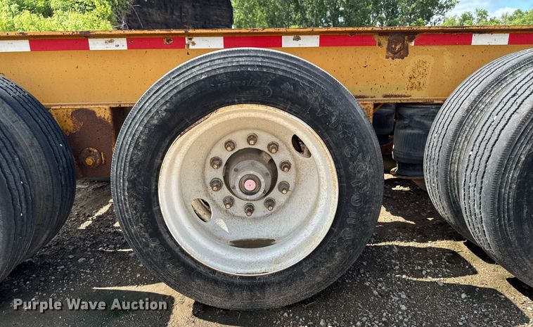 image for item EM2041 2006 Trail King Industries TK110HDG lowboy equipment trailer