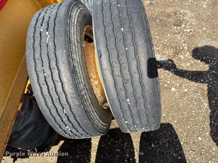 image for item EM2041 2006 Trail King Industries TK110HDG lowboy equipment trailer