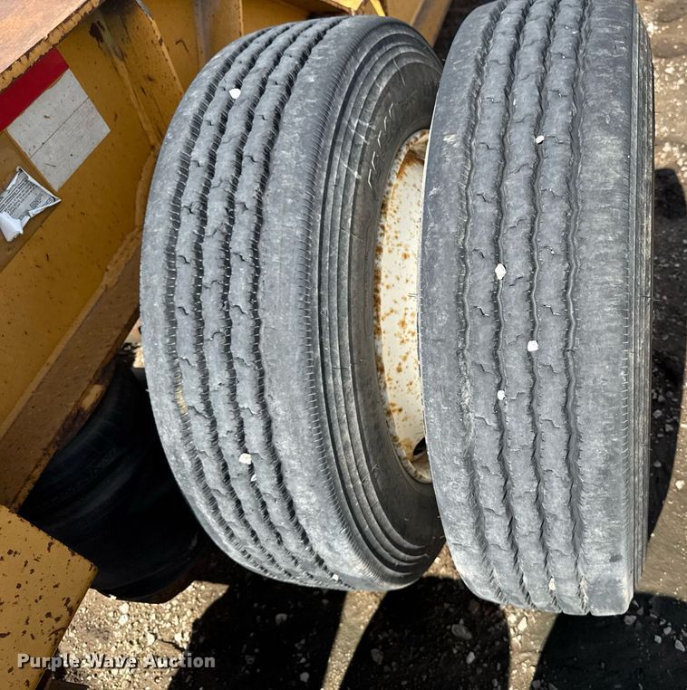 image for item EM2041 2006 Trail King Industries TK110HDG lowboy equipment trailer