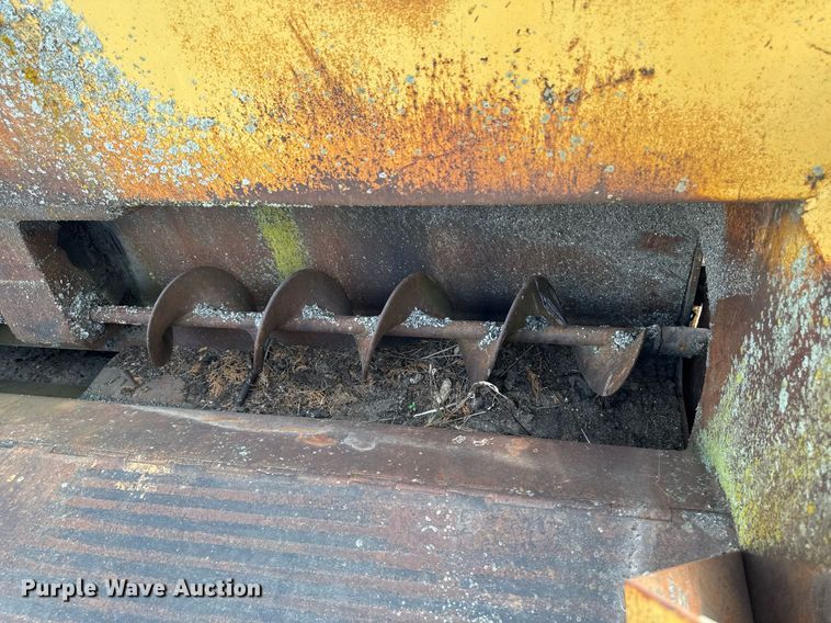 image for item EM2044 Leeboy L900 paver