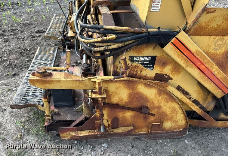 image for item EM2044 Leeboy L900 paver