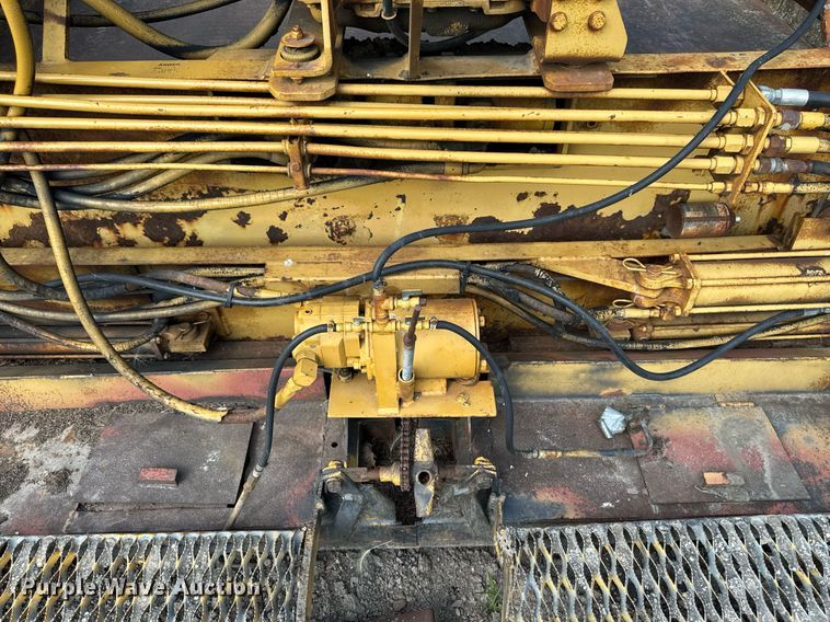 image for item EM2044 Leeboy L900 paver