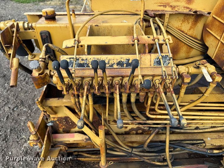 image for item EM2044 Leeboy L900 paver