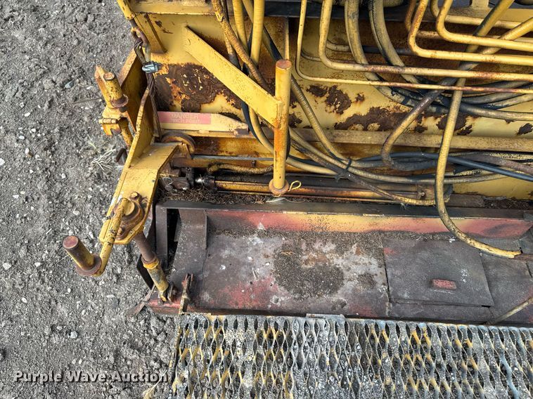 image for item EM2044 Leeboy L900 paver