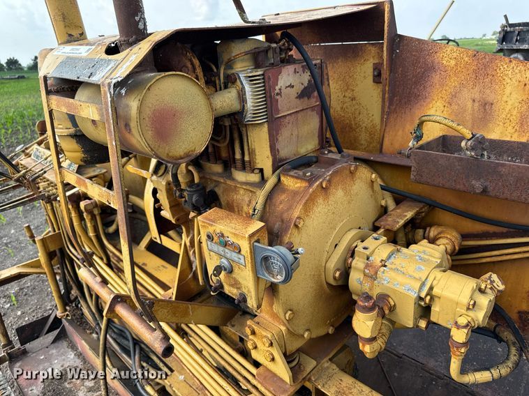 image for item EM2044 Leeboy L900 paver