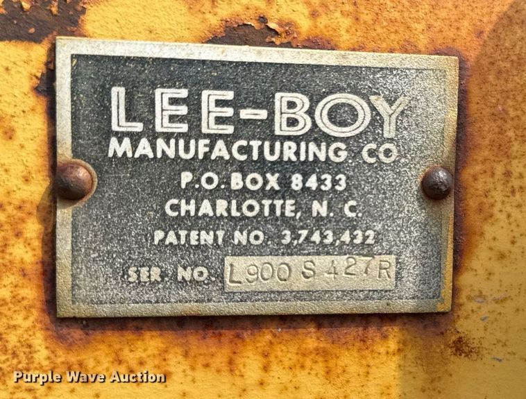 image for item EM2044 Leeboy L900 paver