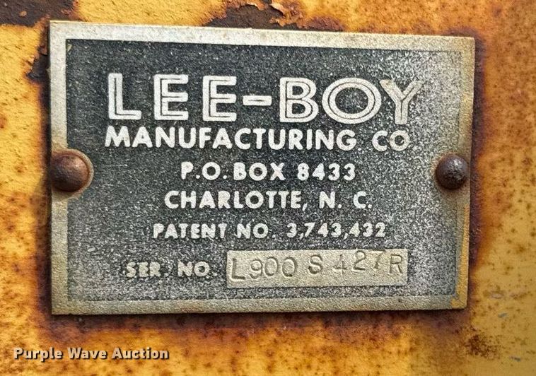 image for item EM2044 Leeboy L900 paver