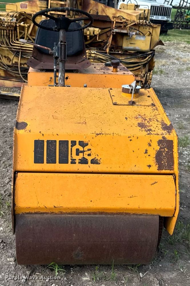 image for item EM2045 Case 110 double drum roller