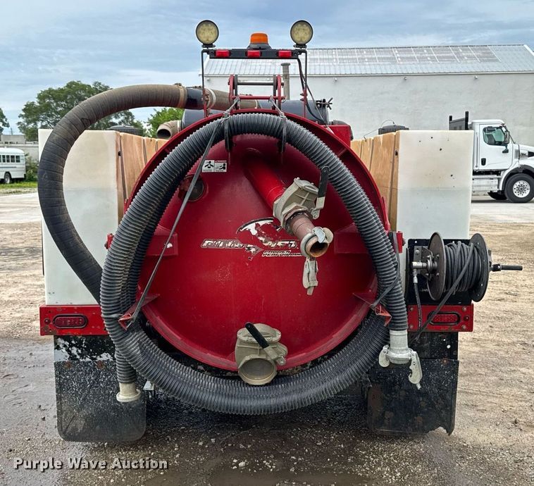 image for item EM2054 2021 Ring-O-Matic 850 HI CFM vacuum excavator