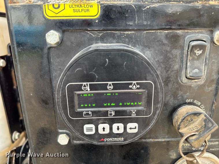 image for item EM2054 2021 Ring-O-Matic 850 HI CFM vacuum excavator