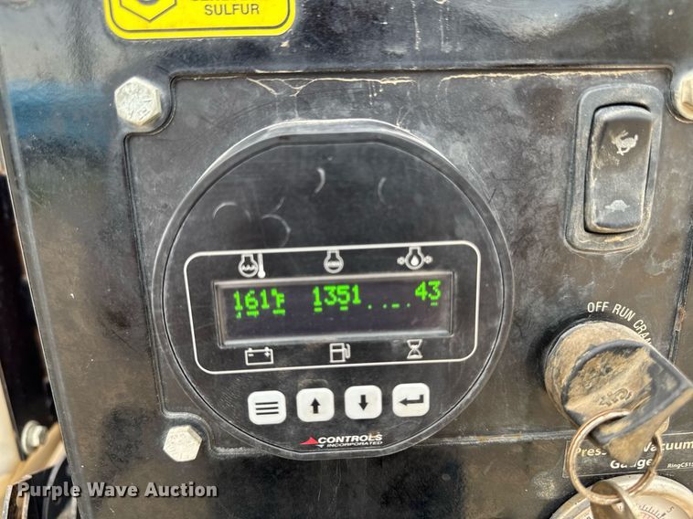 image for item EM2054 2021 Ring-O-Matic 850 HI CFM vacuum excavator