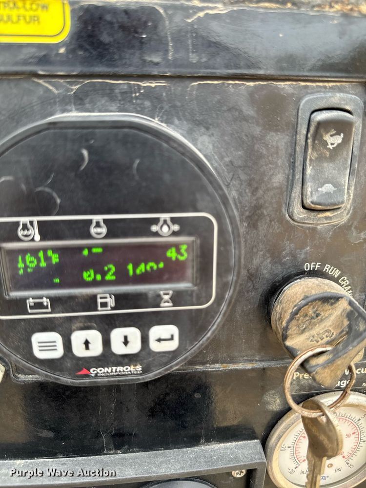 image for item EM2054 2021 Ring-O-Matic 850 HI CFM vacuum excavator