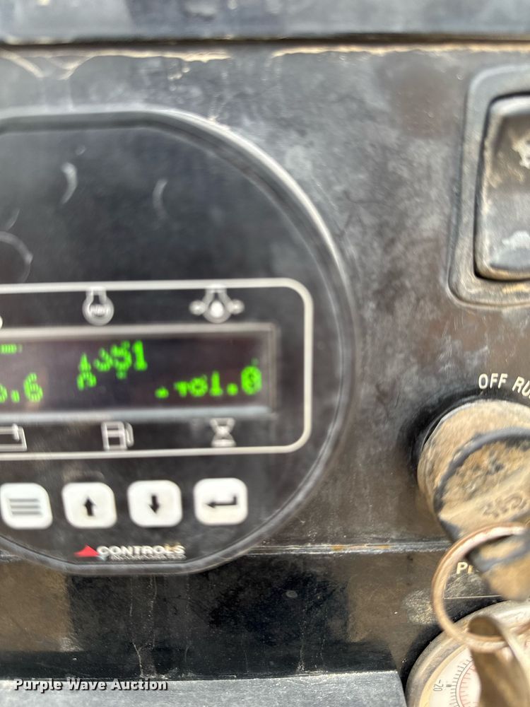 image for item EM2054 2021 Ring-O-Matic 850 HI CFM vacuum excavator