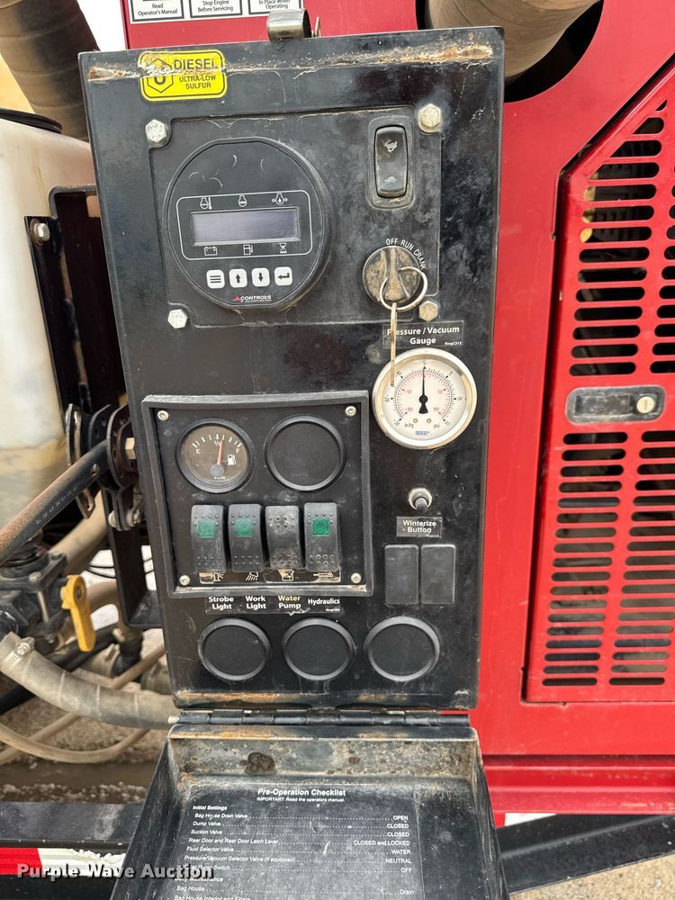 image for item EM2054 2021 Ring-O-Matic 850 HI CFM vacuum excavator